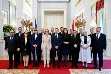 Magyar Péter: Orbán Anita berendelte az orosz nagykövetet – sajtótájékoztató és elemzés