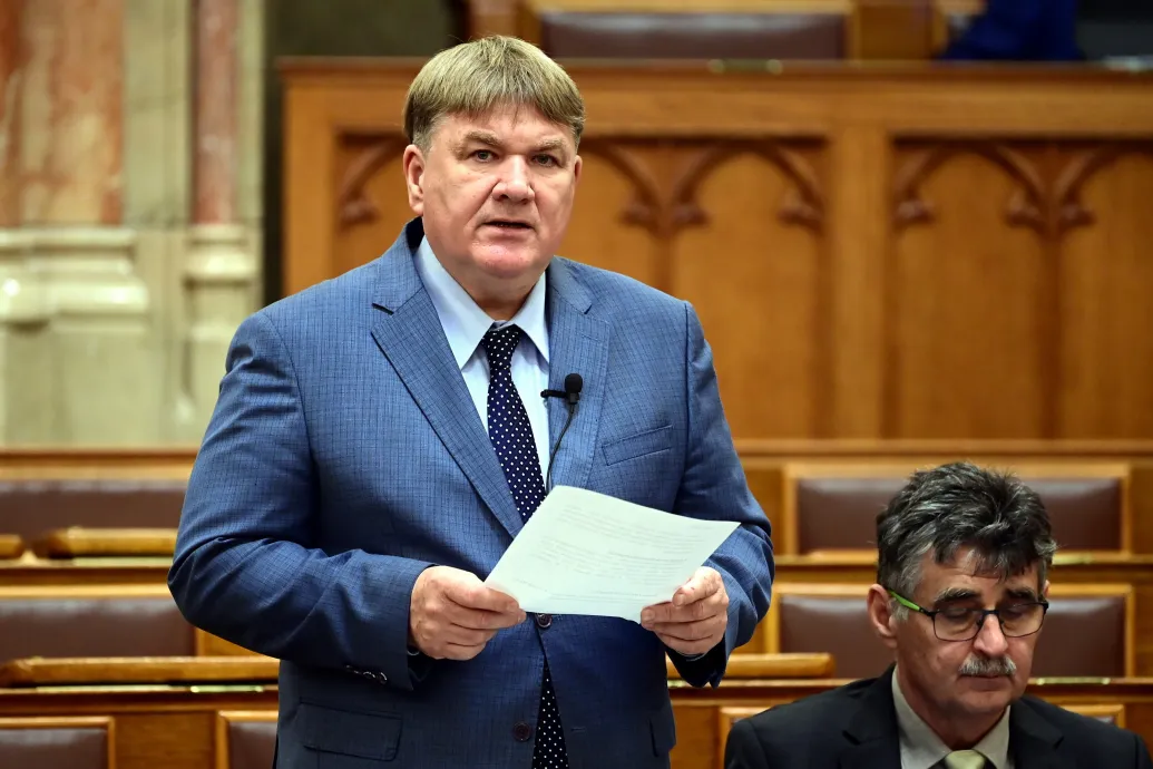 Lemondatná elnöki tisztségéről a fideszes Szűcs Lajost az országos horgászszövetség választmánya