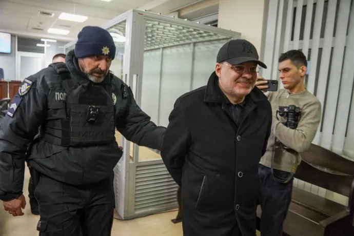 Herman Haluscsenkót őrizetbe veszik Kijevben 2026. február 16-án – Fotó: Serhii Okunev / AFP