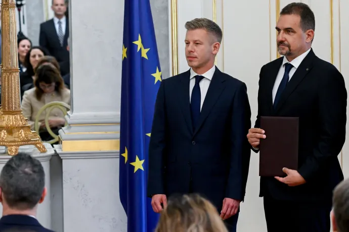 Belső vizsgálat indul, miután Sulyok Tamás államfő egyik MTI-képen sem látszik a miniszteri kinevezésen