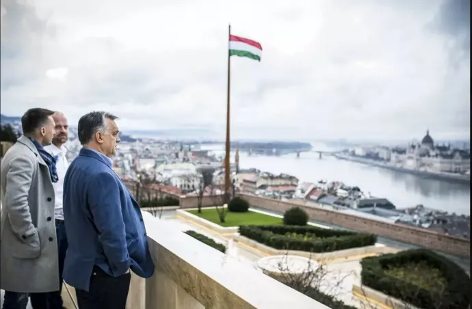 Rogán Antal és Orbán Viktor a Karmelita átadása előtti bejáráson 2018 decemberében – Fotó: Miniszterelnöki Kabinetiroda
