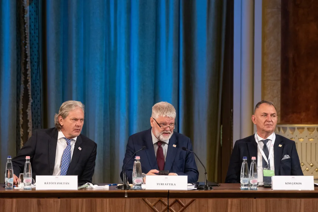 Kiakadt a szakma, hogy Tarr Zoltán az Orbán-rendszer kulturális csúcstestületét, a Magyar Művészeti Akadémiát kérte fel egyeztetésre