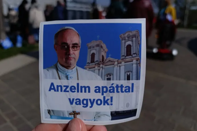 Beperelte az önkormányzatot és a végrehajtót a nagyváradi apát a kilakoltatási kísérlet miatt