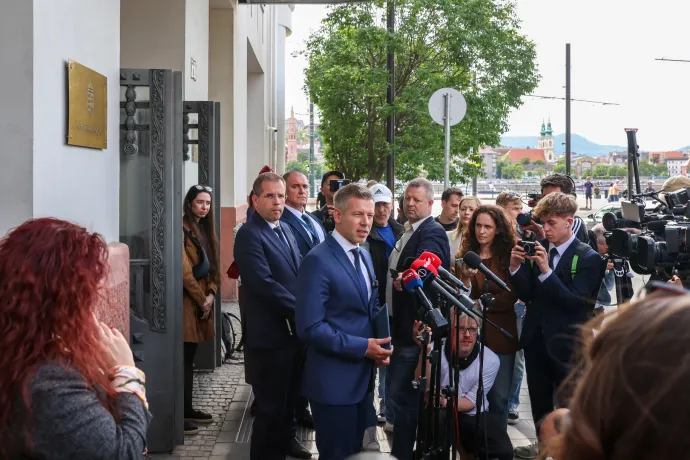 Magyar elfogadta a leköszönő miniszterek felajánlását, egyben utalja majd el a kormány a végkielégítésüket a kárpátaljai gyerekeknek