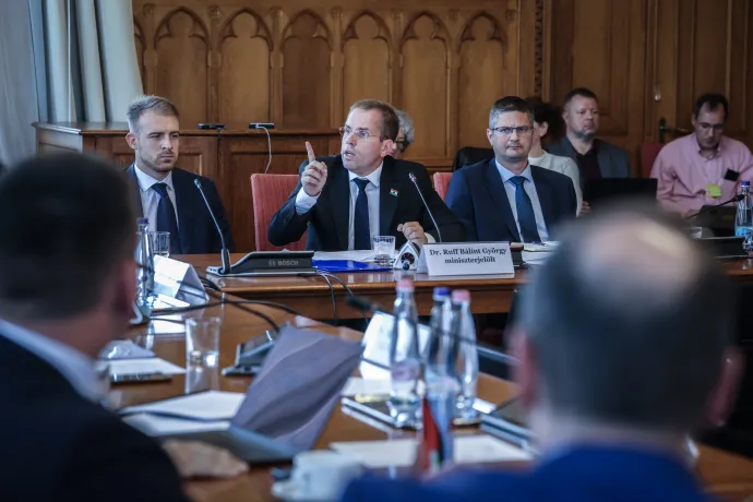 Ruff Bálint a Tisza-kormány miniszterelnökséget vezető miniszterjelöltjének meghallgatása az Országgyűlés Igazságügyi és Alkotmányügyi Bizottságában 2026. május 12-én – Fotó: Huszti István / Telex