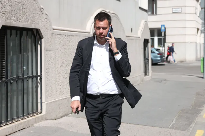 Vitézy Dávid érkezik a miniszterek a hivatalos átadás-átvételére 2026. május 14-én – Fotó: Bődey János / Telex