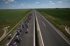 Az oldalszél és egy szőlőhegy mindent megkevert a magyar bringás körön