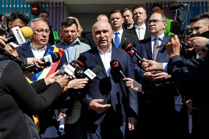 Politikai válság közepén erősödik az AUR: a románok egyre inkább elfordulnak a hagyományos pártoktól