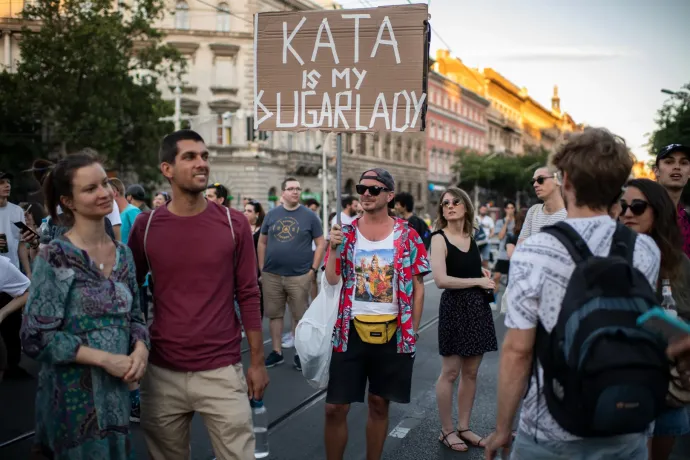 Transzparens, kiszámítható támogatási rendszert, a kata és a tao újragondolt visszavezetését kérik a függetlenek