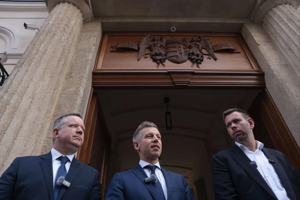 Magyar Péter bejelentette, hogy megnyitják a látogatók előtt a Karmelitát és Rogán volt minisztériumát