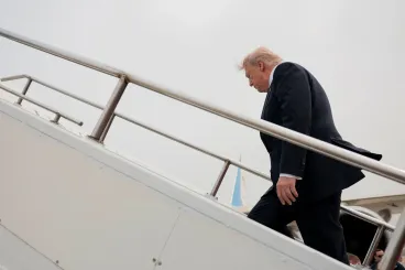 Trump pekingi látogatása után visszavonhatja a Kínára kivetett szankciókat az iráni olaj vásárlása miatt