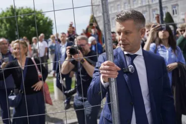 Magyar Péter: Helló, szia, szevasz! Van nálatok terasz?