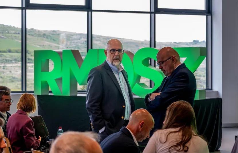 Markó Béla beolvasott az RMDSZ-nek, Kelemen Hunor visszaszólt neki, hogy nem fordít hátat annak, aki segítette
