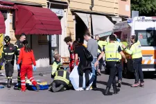 Mindkét lábát amputálták a modenai gázolásos támadás egyik sebesültjének, Meloni is meglátogatta a kórházban ápoltakat