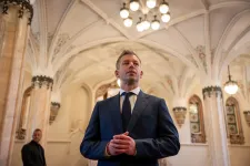 Magyar Péter 15-20 zsák ledarált iratot talált Lázár János volt minisztériumának épületében