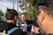 Pócs Jánost elítélte a bíróság a Ruszin-Szendiről készült zsírosbödönös videója miatt, több mint 5 millió forintot kell fizetnie