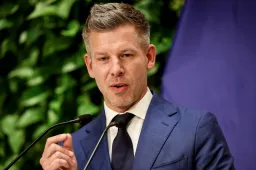 Magyar a kegyelmi ügyről: A fideszes fiúk előszeretettel bújnak nők szoknyája mögé