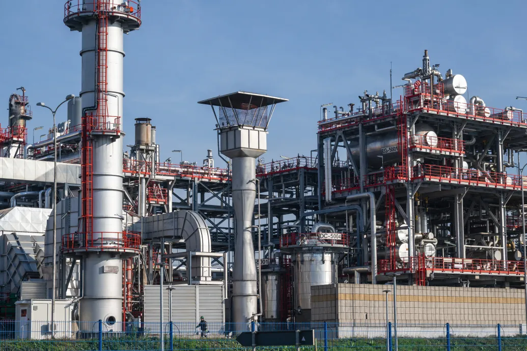 Hungary-Serbia oil pipeline to be built by company owned by Hungary's MVM Group