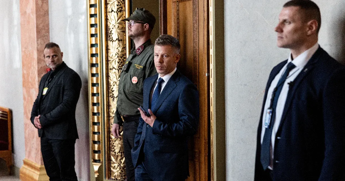Politikai show-műsorrá válhatnak a vizsgálóbizottságok.