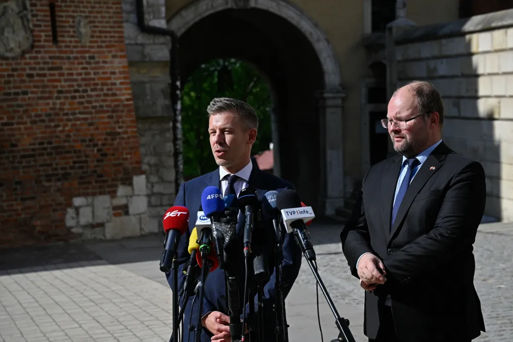 Magyar Péter Krakkóban: Ziobro és házastársa egy másik schengeni országon át hagyta el Európát