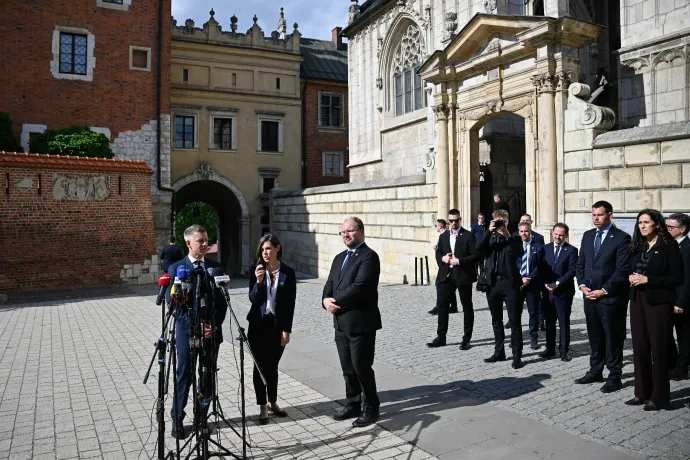 Magyar Péter Krakkóban: Ziobro és házastársa egy másik schengeni országon át hagyta el Európát