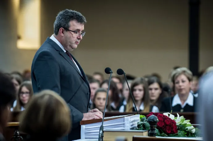 Palkovics László oktatásért felelős államtitkár beszédet mond a nemzeti tanévnyitón, a nagykőrösi református templomban, 2017. augusztus 31-én – Fotó: Ujvári Sándor / MTI