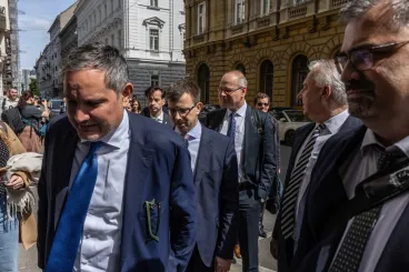 286 milliárd forint mínusz: nagyon úgy tűnik, hogy tényleg trükközött az Orbán-kormány az idei költségvetéssel