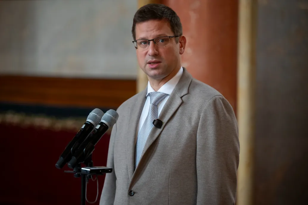 Gulyás Gergely szerint a Tisza alkotmánymódosítása a szigorú migrációs politika felszámolását célozza