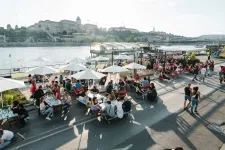 Május 26-tól hétköznap esténként is autómentessé válik a Pesti alsó rakpart