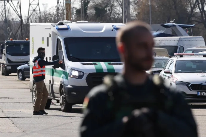 Valakik rájuk küldték a TEK-et, pedig nem jelentettek nemzetbiztonsági kockázatot az ukrán pénzszállítók