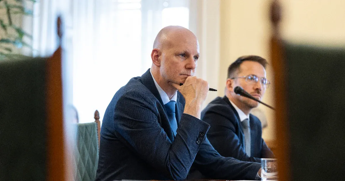 A Tudományos Minisztérium választások előtt kiosztott 14,59 milliárdot talált.