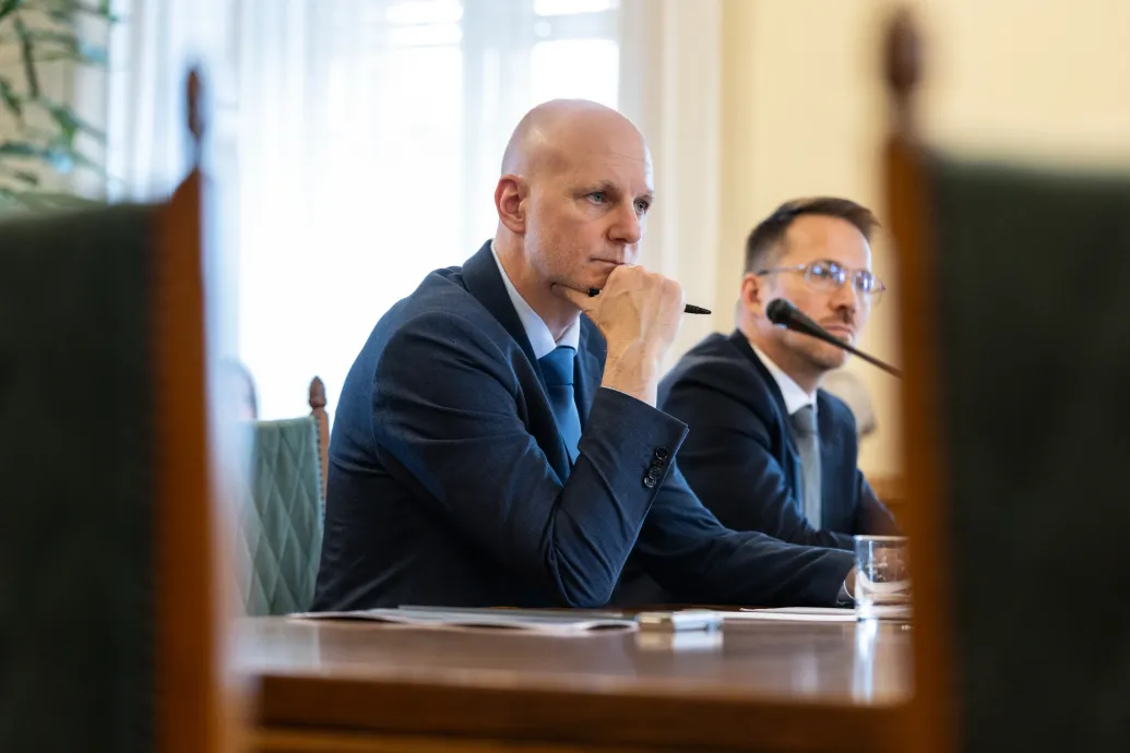 14,59 milliárd forintnyi, a választások előtti utolsó pillanatban kiosztott pénz nyomait találta a Tudományos és Technológiai Minisztérium