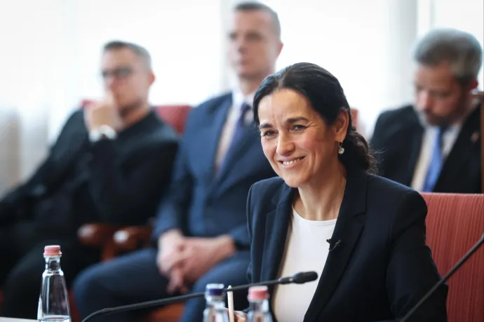 Orbán Anita: Nem a hangerő számít, nem szólunk be nagyköveteknek, nem jelenünk meg rövidnadrágban