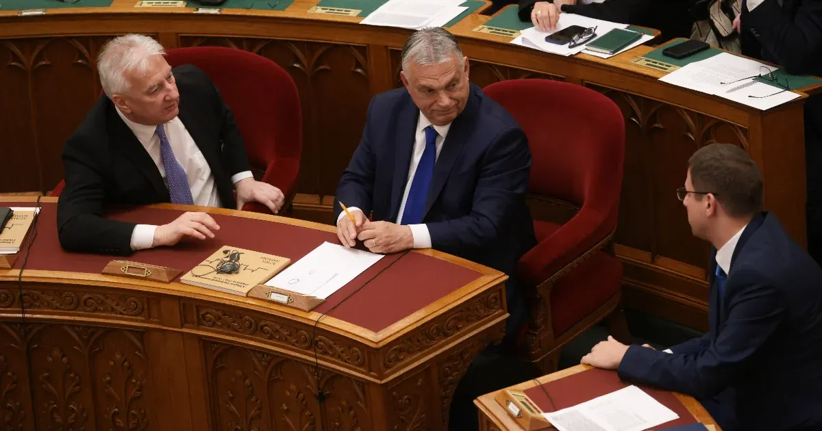A Fidesz diktatúrában érzi magát, de ez akadályozza a kontrollt.