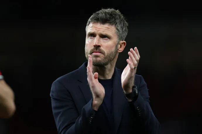 Michael Carrick 2028-ig marad a Manchester United élén