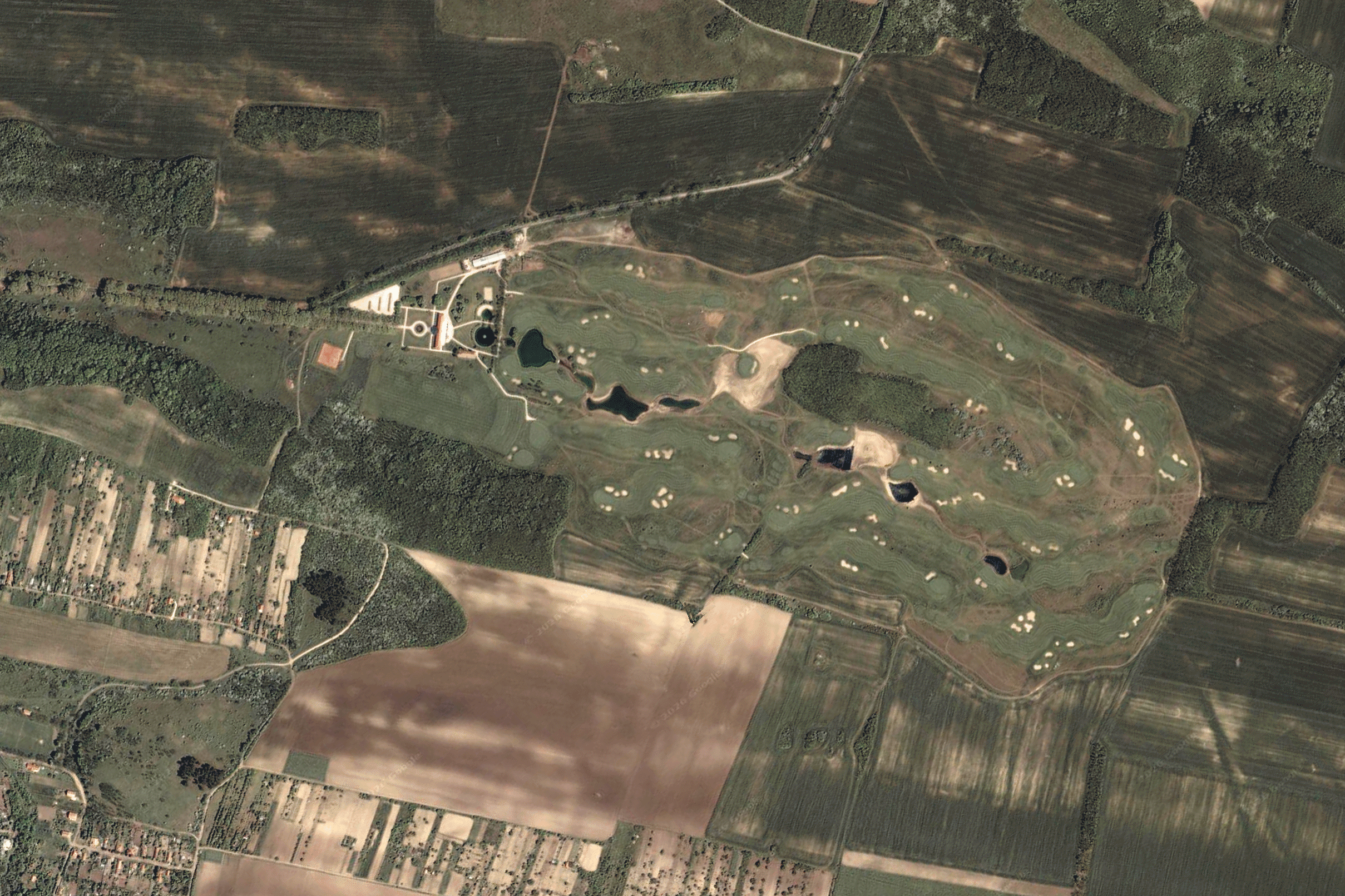 Így változott a Máriavölgyi Golf Klub területe 2021-2024 között – Forrás: Google Earth