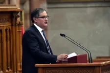 A hiányzó uniós pénzek és a választási osztogatás miatt állt földbe a költségvetés április végére