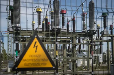 Teszt előtt a hazai napelemes és az egész energiapiac, leomlanak-e a láthatatlan gátak?