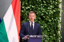 A kormány visszavonja Magyarország kilépési szándékát a Nemzetközi Büntetőbíróságból