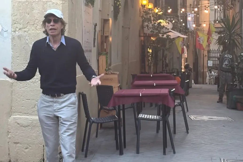 Hétköznap nincs dáridó: rendőrt hívtak a szicíliaiak a mulatozó Mick Jaggerre