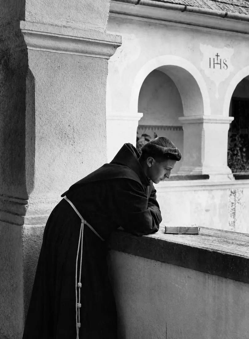 Ferences rendház és szerzetes, 1940 – Fotó: Lissák Tivadar / Fortepan