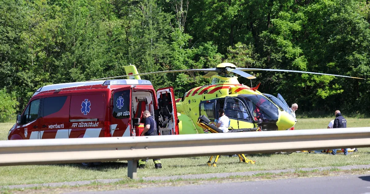 Robbanás Tiszaújvárosban: Négy sérült állapota stabil, de súlyos égési sérülésekkel küzdenek Robbanás Tiszaújvárosban: Négy sérült állapota stabil, de súlyos égési sérülésekkel küzdenek