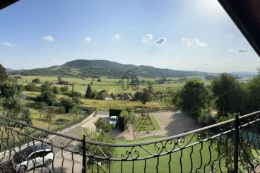 Itt a napokban még száraz lábbal lehetett átkelni a Dunán, Esztergom kifordítva
