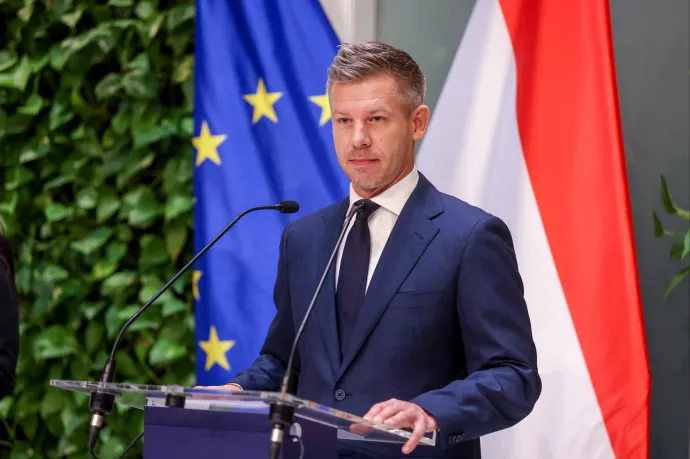 Magyar Péter az államtitkárokról: Egyharmaduk nő, és összesen 103 diplomájuk van