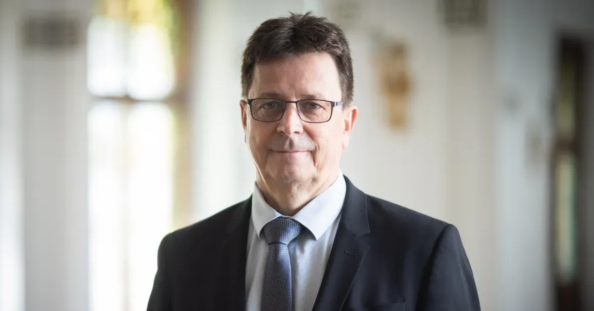 Heidl György eszmetörténész államtitkárként dolgozik.