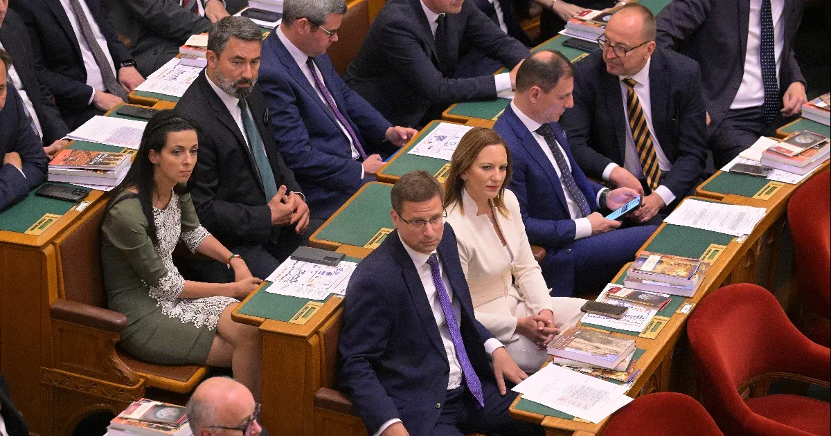 „Fidesz: A költségvetés átlátható és törvényes, az ellenzék hazudik”