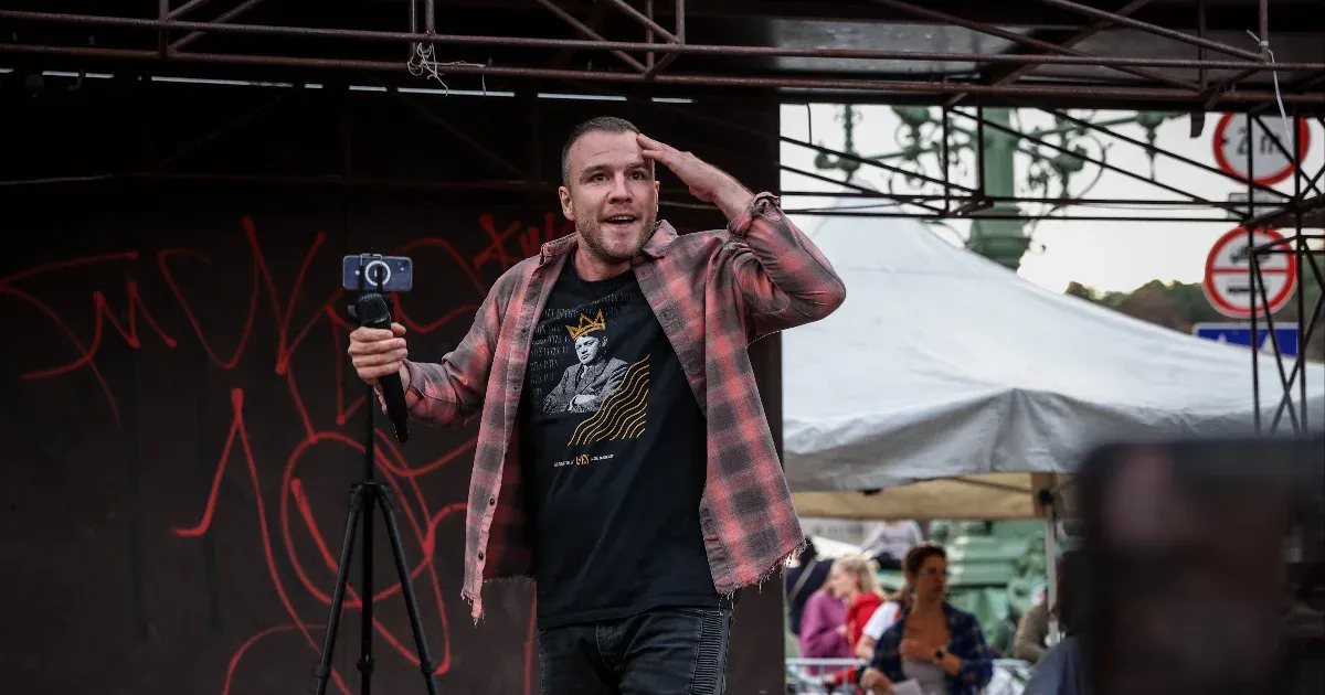 Molnár Áron a mentális egészség megőrzése érdekében kiszáll a készülő előadásból Molnár Áron a mentális egészség megőrzése érdekében kiszáll a készülő előadásból