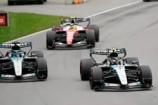 Óriási, váratlanul végződő harcot vívtak egymással a Mercedesek a Kanadai Nagydíjon