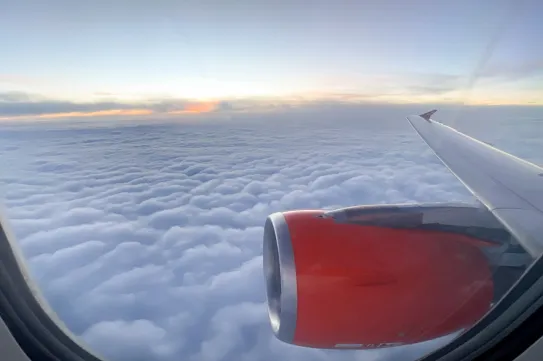 A feladott csomagjába tette a hordozható akksiját egy utas, kényszerleszállást hajtott végre az Easy Jet gépe