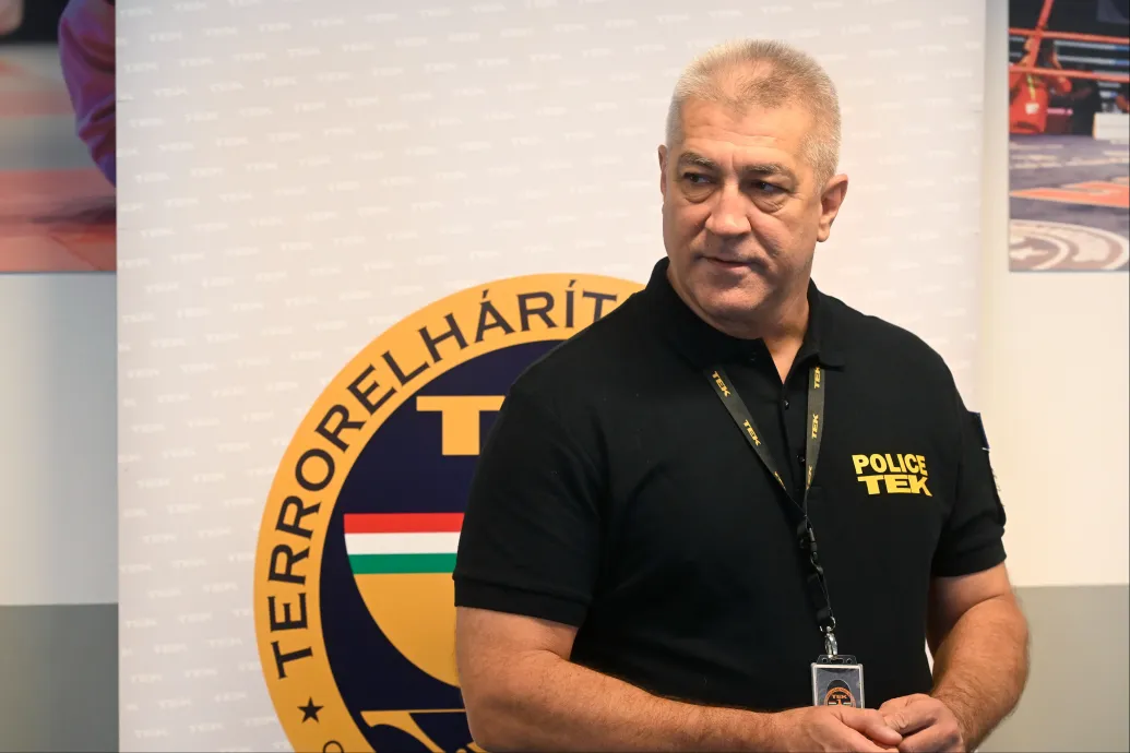 Magyar Péter felmenti a TEK főigazgatóját, Hajdu János tábornokot